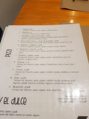 Menu pizza at Pizzi & Dixie in Madrid