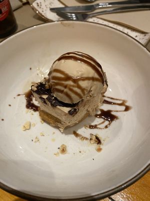 Nuts ice cream at Pizzi & Dixie in Madrid