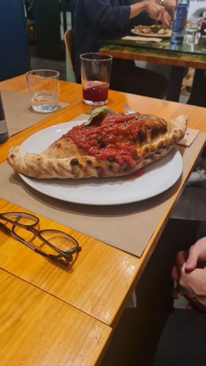 Calzone at Pizzi & Dixie in Madrid