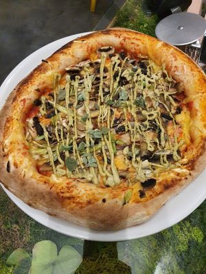 Pizza pistacchio at Pizzi & Dixie in Madrid