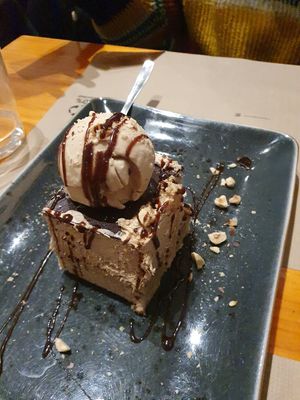 Ferrero cake at Pizzi & Dixie in Madrid