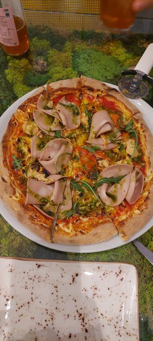 Pizza de Mortadella at Pizzi & Dixie in Madrid