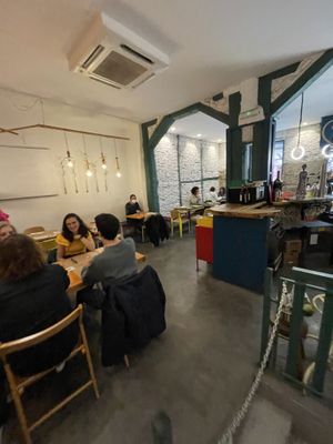 Inside  at Pizzi & Dixie in Madrid