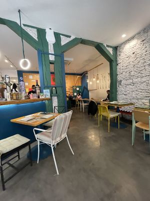 Tables  at Pizzi & Dixie in Madrid