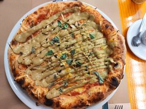 Pistacho pizza 10/10 at Pizzi & Dixie in Madrid