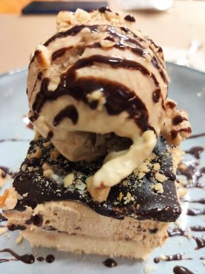 Ferrero cake 10/10 at Pizzi & Dixie in Madrid