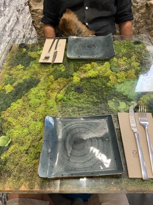 Table 🌳  at Pizzi & Dixie in Madrid