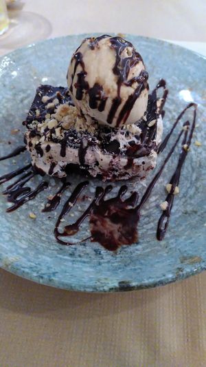 Ferrero Rocher dessert at Pizzi & Dixie in Madrid