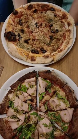  at Pizzi & Dixie in Madrid