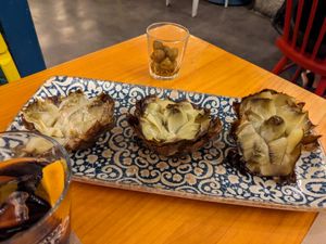 Corazones de alcachofa con trufa at Pizzi & Dixie in Madrid