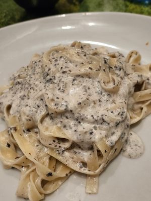  at Pizzi & Dixie in Madrid