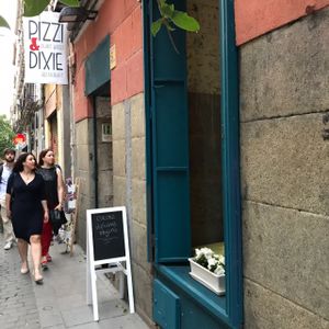 Vegan pizzeria in Malasaña at Pizzi & Dixie in Madrid