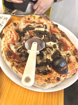 Pizza Tartufa   at Pizzi & Dixie in Madrid
