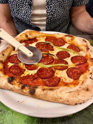 Pepperoni and Hot Pepper at Pizzi & Dixie in Madrid