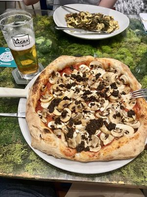   at Pizzi & Dixie in Madrid