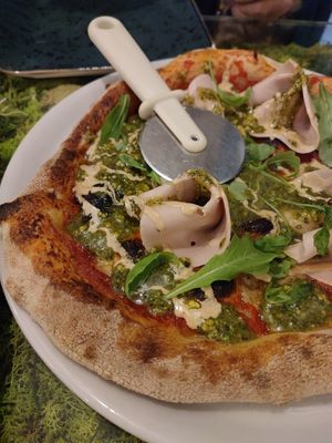  at Pizzi & Dixie in Madrid