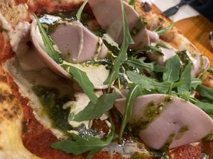 La mejor pizza  at Pizzi & Dixie in Madrid