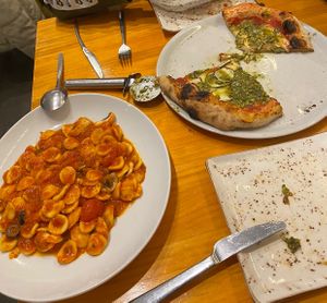   at Pizzi & Dixie in Madrid