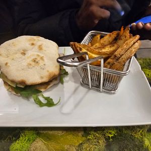  at Pizzi & Dixie in Madrid