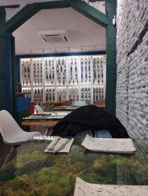 Interior at Pizzi & Dixie in Madrid