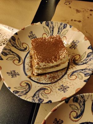  at Pizzi & Dixie in Madrid