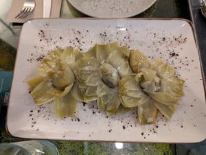 Artichoke flowers at Pizzi & Dixie in Madrid