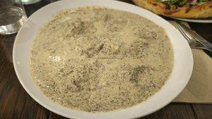 Raviolis de hongos at Pizzi & Dixie in Madrid