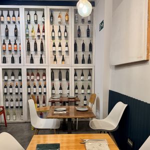Inside  at Pizzi & Dixie in Madrid