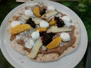 ? La mejor pizza dulce de Madrid. at Pizzi & Dixie in Madrid