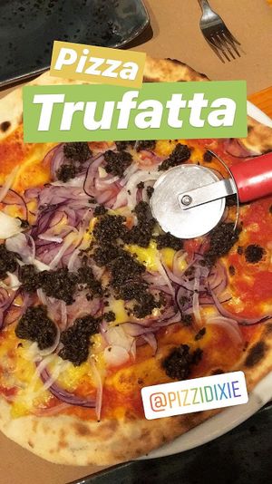 Pizza trufatta at Pizzi & Dixie in Madrid