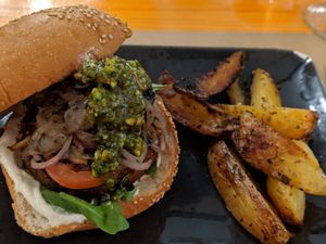 Beyond burger at Pizzi & Dixie in Madrid