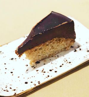 Tarta Ferrero Rocher at Pizzi & Dixie in Madrid