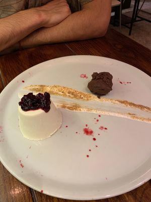 We eat 1 at Pizzi & Dixie in Madrid