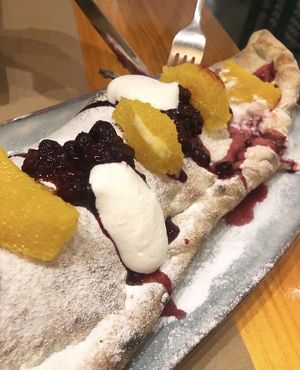 dessert calzone close up  at Pizzi & Dixie in Madrid