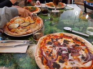Pizza galore at Pizzi & Dixie in Madrid
