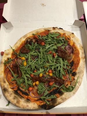 Pizza at Pizzi & Dixie in Madrid