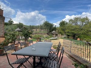 Peaceful sanctuary at Vegan Agrivilla I Pini in San Gimignano