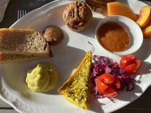 Frühstück 💚 at Vegan Agrivilla I Pini in San Gimignano