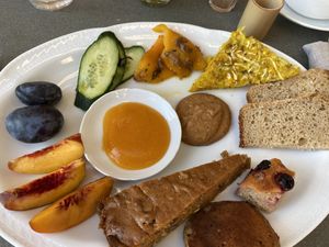 Frühstück  at Vegan Agrivilla I Pini in San Gimignano