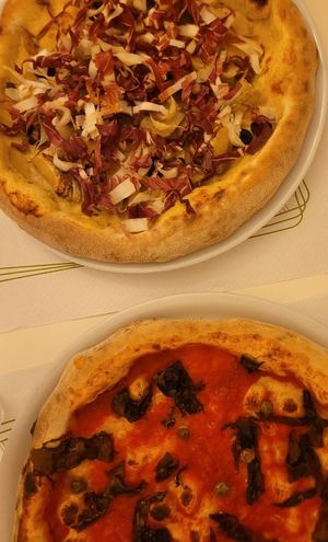 pizza vegana! 🍕 at La Taverna di Pulcinella in Pisa