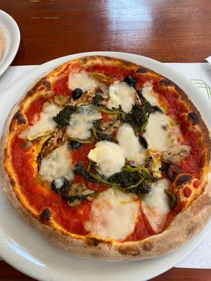 Vegan pizza 🤤 (vegetariana but I asked for vegan cheese )  at La Taverna di Pulcinella in Pisa