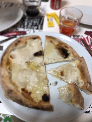 Quattro fromaggi   at La Taverna di Pulcinella in Pisa