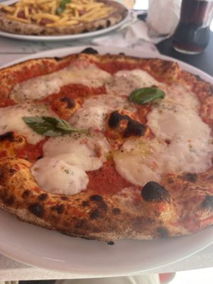 Pizza vegana   at La Taverna di Pulcinella in Pisa