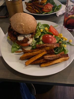 Bab burger at LYR Speciality Coffee and Food in Pecs