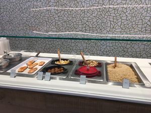 steamed brown rice, tofu selections at Ugrean in Orlando