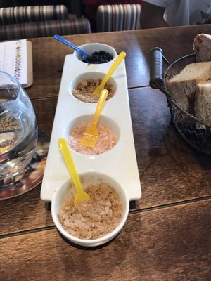 Diferentes sales at Cerveceria Victoria in A Coruna