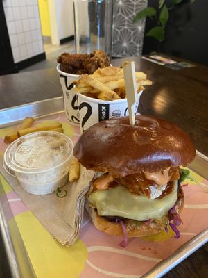 Burger, chips, dip #Veganuary at The Vurger Co - Richmix Square in East London