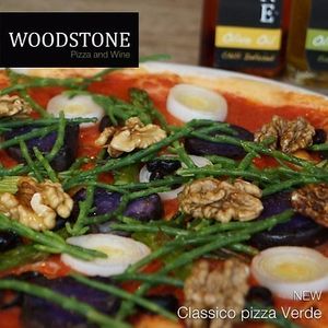 Vegan pizza "Verde" at Woodstone in Haarlem
