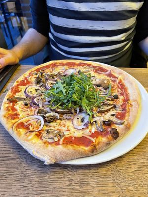 Vegan tartufo pizza   at Woodstone in Haarlem