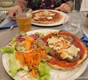 Pizza Vegan et sans gluten  at Les Mille Poetes in Narbonne